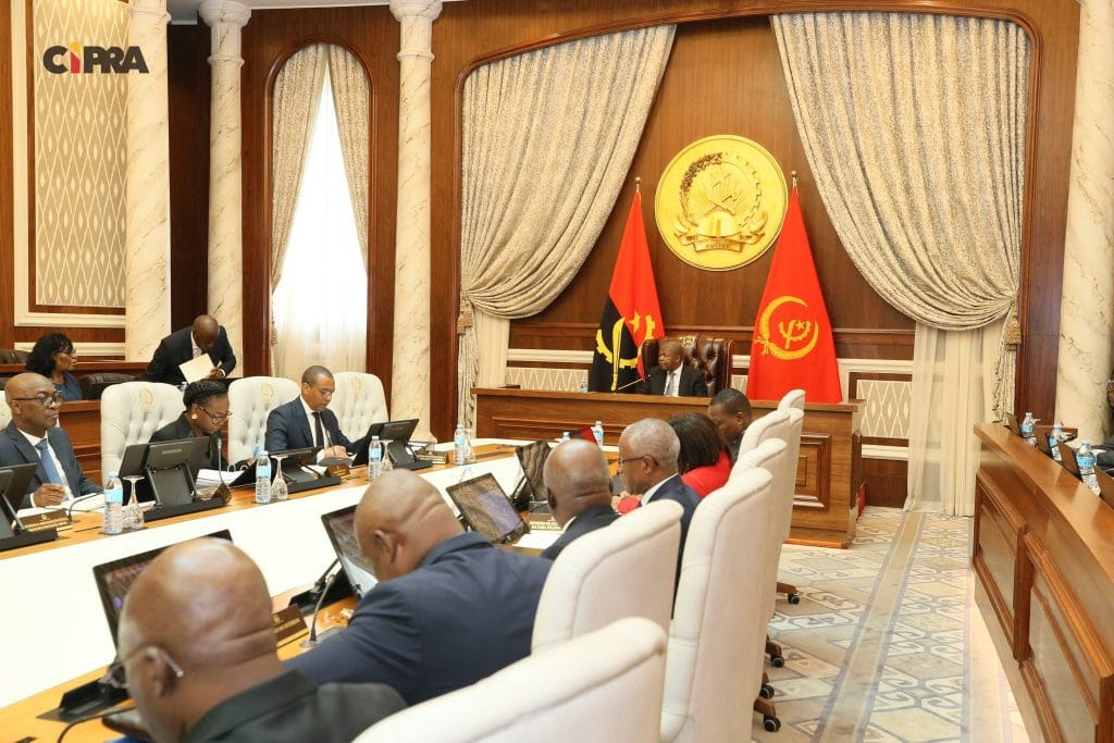 Governo extingue INADEC e reforça super-inspecção económica com nova ANIESA