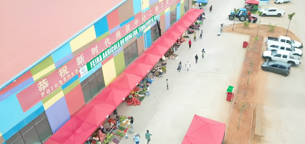 Centro Comercial Nova Era reabre as portas ao público