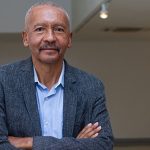 Escritor Angolano José Luís Mendonça apresenta nova obra poética em Luanda