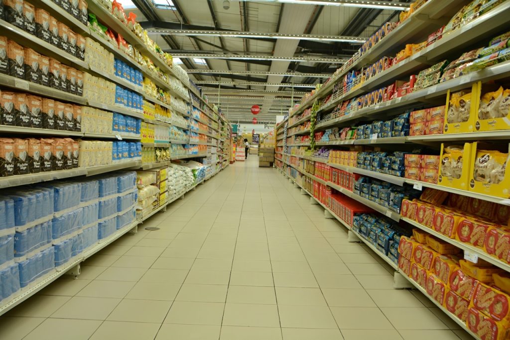 Inflação abranda para 12,42% em Março, mas pressão estrutural mantém-se elevada em Angola