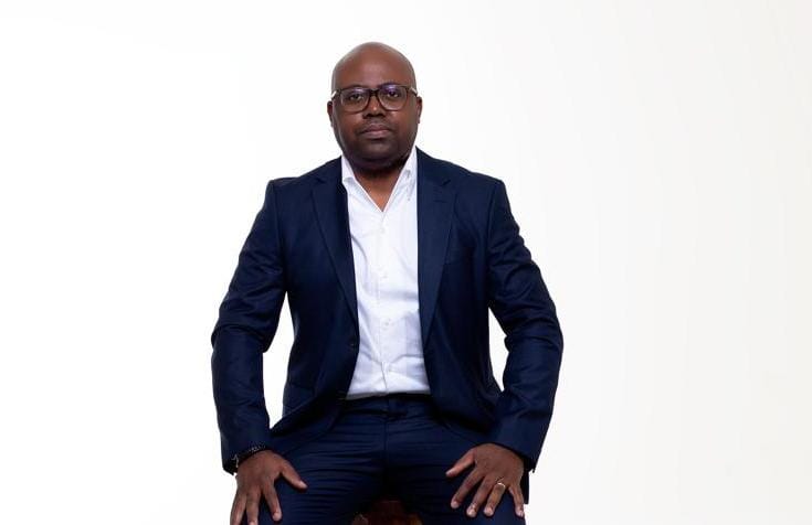 Adebayo Vunge participa na Feira do Livro de Lisboa 2026 com sessão de autógrafos e conversa com leitores