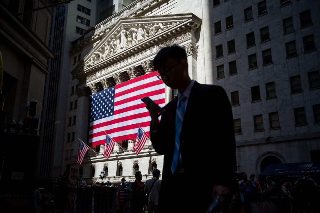 Economia norte-americana perde empregos e aumenta incerteza sobre juros